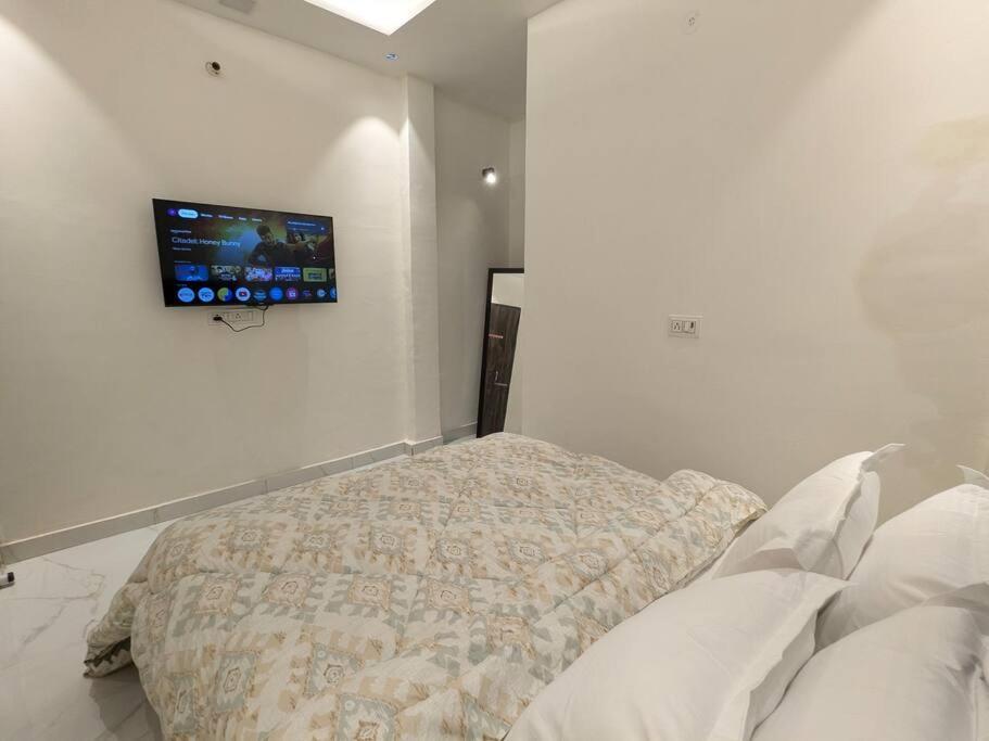 Apartment Cozy 1 Bhk With Amenities New Delhi